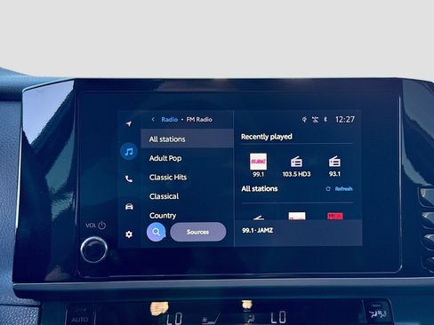 Used 2025 Toyota Camry SE image 30