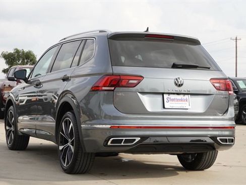 Used 2022 Volkswagen Tiguan SEL R-Line image 7