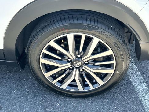 Used 2021 Nissan Kicks SV FWD image 14