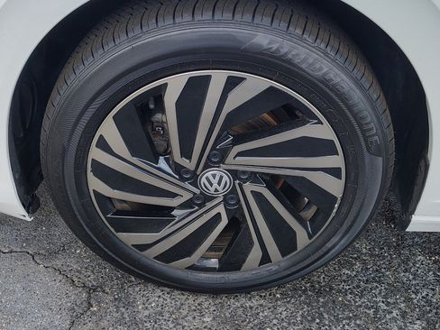 Used 2019 Volkswagen Jetta SEL Premium FWD image 12