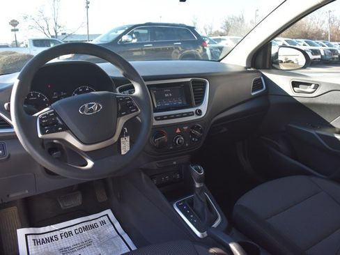 Used 2022 Hyundai Accent SE image 16