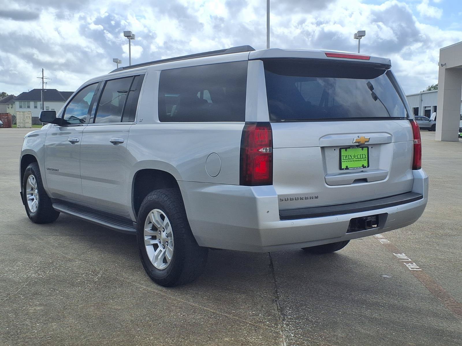 Used 2018 Chevrolet Suburban LT AWD/4WD image 2