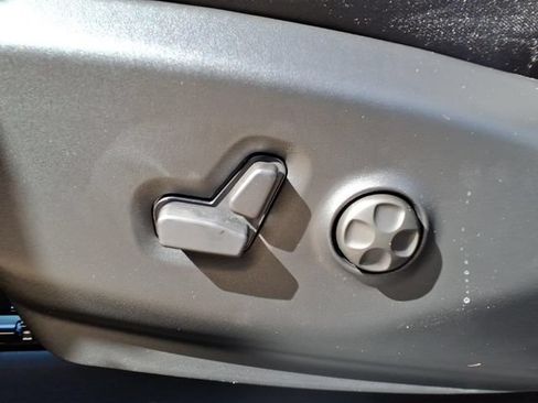 New 2026 Chrysler Pacifica Select AWD/4WD image 14