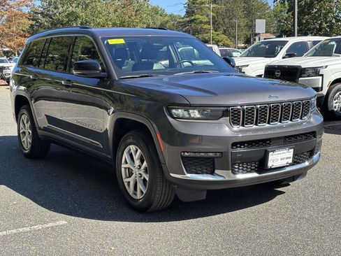 Used 2022 Jeep Grand Cherokee L Limited image 3