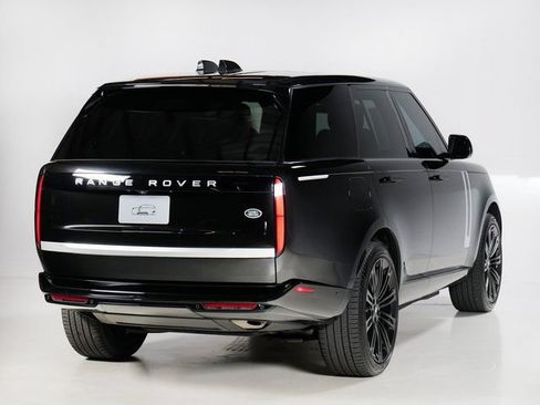 Used 2023 Land Rover Range Rover SE AWD/4WD image 2