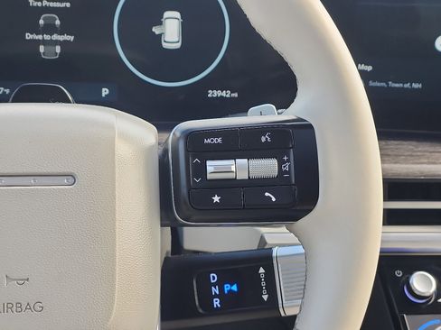 Used 2024 Hyundai Santa Fe Limited image 16