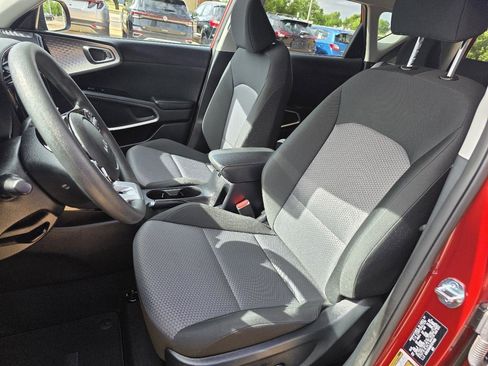 Used 2025 Kia Soul S FWD image 13