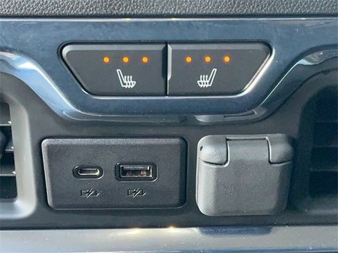 Used 2023 GMC Sierra 2500 Denali w/ Denali Black Diamond Edition image 18