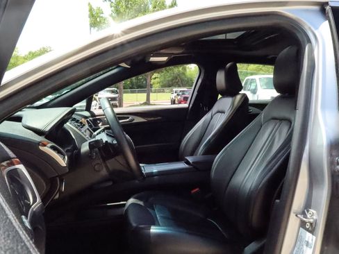 Used 2020 Lincoln MKZ Reserve FWD image 11
