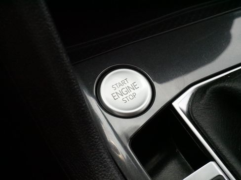 Certified 2023 Volkswagen Tiguan SE R-Line AWD/4WD image 27
