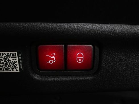 Used 2023 Mercedes-Benz C 300 Sedan image 29