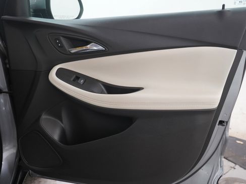 Used 2023 Buick Encore GX Preferred w/ Cold Weather Comfort Package FWD image 9