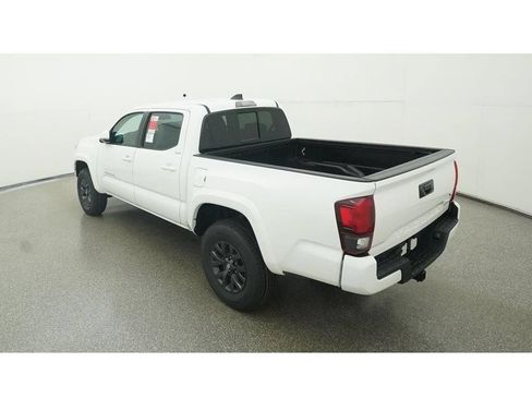 Used 2023 Toyota Tacoma SR5 w/ Technology Package RWD image 7