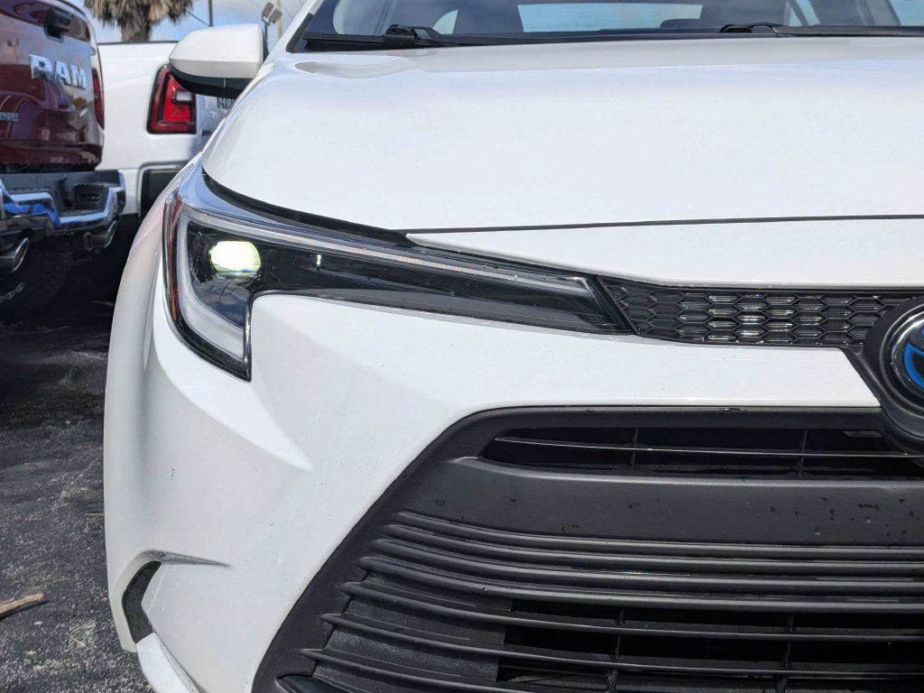 Used 2024 Toyota Corolla LE FWD image 7