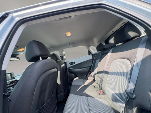 Used 2019 Hyundai Kona SE AWD/4WD image 12