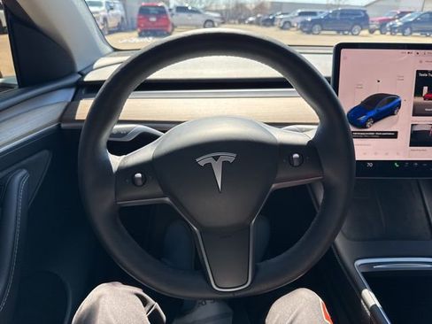 Used 2023 Tesla Model Y Long Range image 11