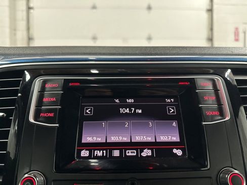 Used 2018 Volkswagen Beetle 2.0T S image 32