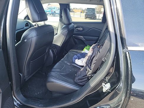 Used 2020 Jeep Cherokee Latitude Plus w/ Cold Weather Group image 30