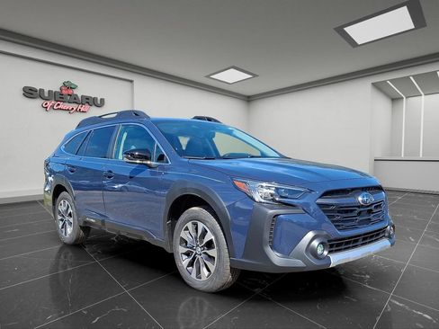 Used 2025 Subaru Outback Limited AWD/4WD image 1
