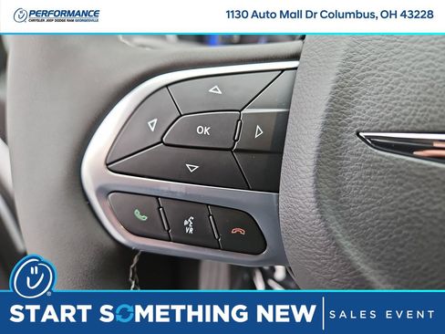 New 2026 Chrysler Pacifica Select image 32