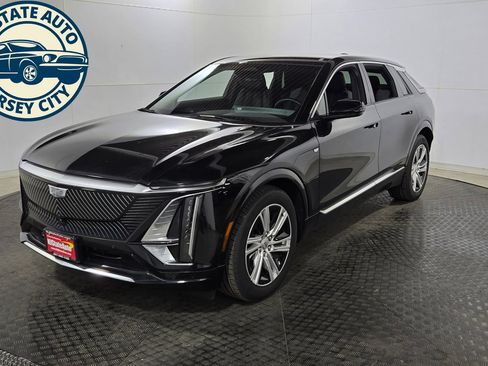 Used 2024 Cadillac Lyriq Tech w/ Driver Assist Package AWD/4WD image 3