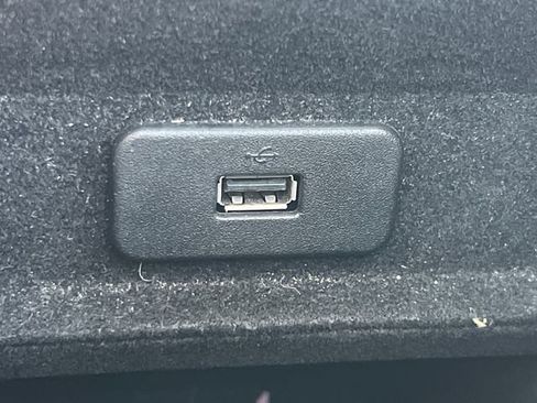 Used 2017 Lincoln MKX Reserve FWD image 31