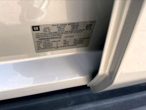 Used 2016 Chevrolet Suburban LS RWD image 36