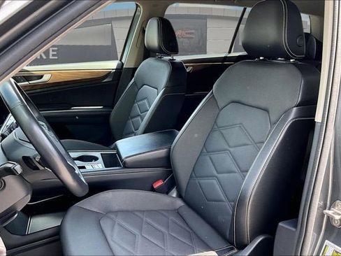 Used 2024 Volkswagen Atlas SE AWD/4WD image 25