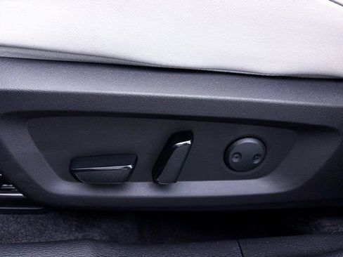 New 2026 Mitsubishi Outlander SE image 11