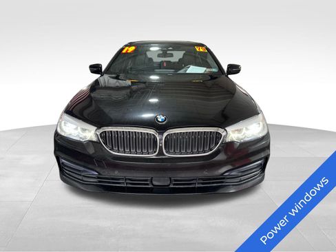 Used 2019 BMW 530i xDrive w/ Premium Package image 2