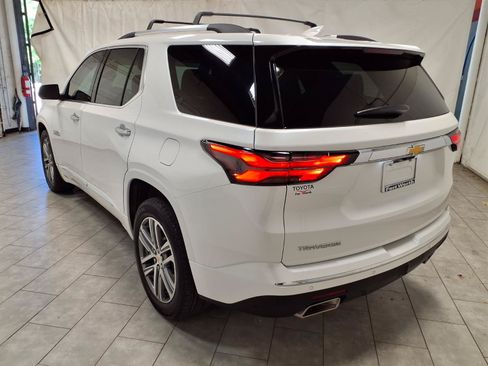 Used 2023 Chevrolet Traverse High Country FWD image 7