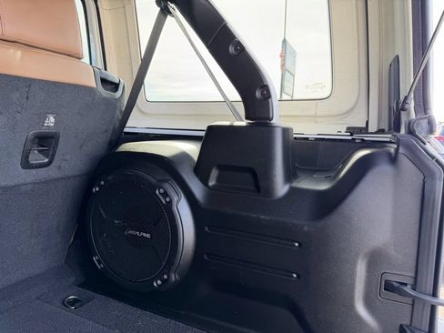 Used 2021 Jeep Wrangler Unlimited Sahara AWD/4WD image 28