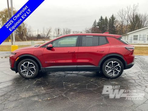 Used 2025 Chevrolet Equinox EV LT image 4