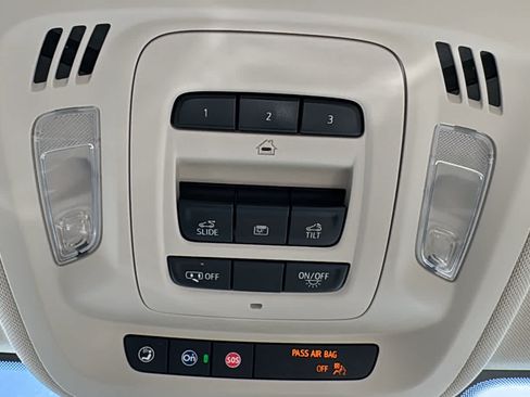 Used 2023 Buick Envision Avenir AWD/4WD image 27