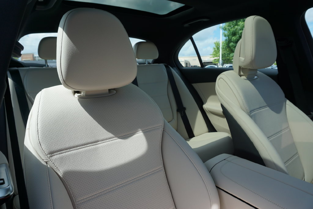 Used 2025 Mercedes-Benz C 300 4MATIC Sedan image 70