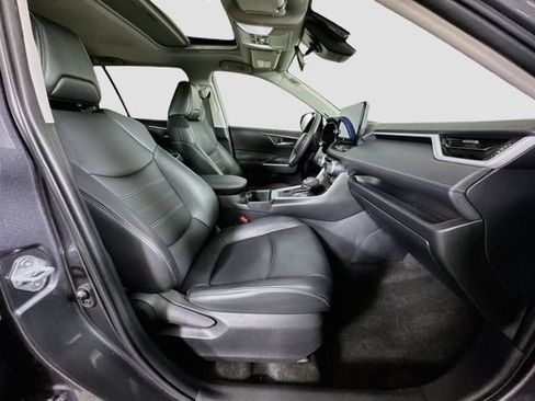 Used 2023 Toyota RAV4 XLE Premium AWD/4WD image 30