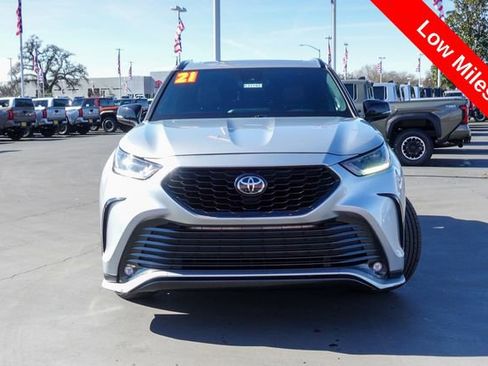 Certified 2021 Toyota Highlander XSE image 3