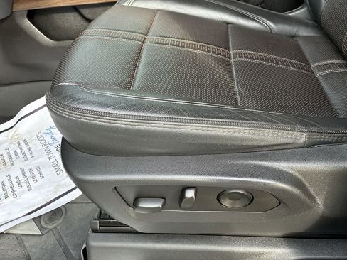 Used 2023 Chevrolet Silverado 1500 High Country w/ High Country Premium Package image 12