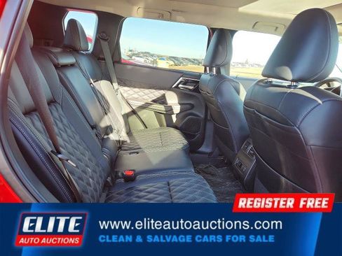 Used 2024 Mitsubishi Outlander SE image 22