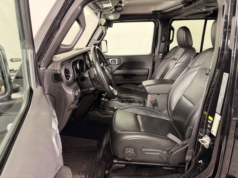 Used 2021 Jeep Wrangler Unlimited Sahara AWD/4WD image 12