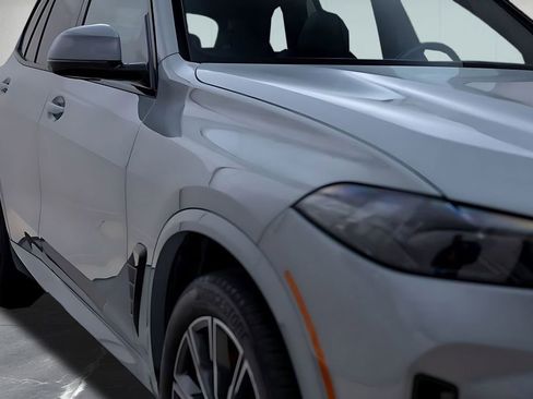 Used 2025 BMW X5 xDrive40i w/ M Sport Package AWD/4WD image 10