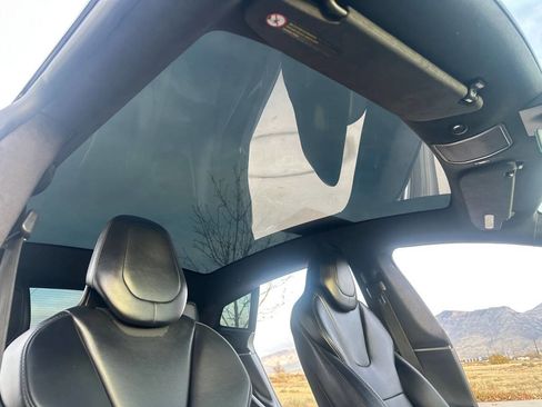 Used 2018 Tesla Model S 75D image 25
