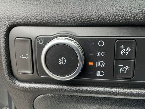 Used 2020 Ford Explorer XLT w/ Equipment Group 202A image 26