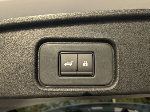 New 2026 Nissan Pathfinder SL image 8