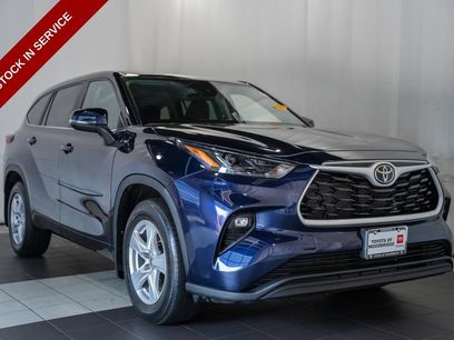 Used 2023 Toyota Highlander LE