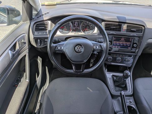 Used 2018 Volkswagen Golf S FWD image 12