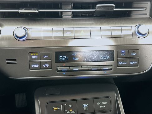 Used 2024 Hyundai Kona SE FWD image 24