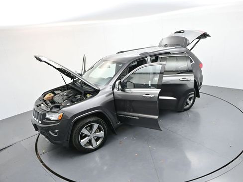 Used 2015 Jeep Grand Cherokee Overland w/ Advanced Technology Group image 43