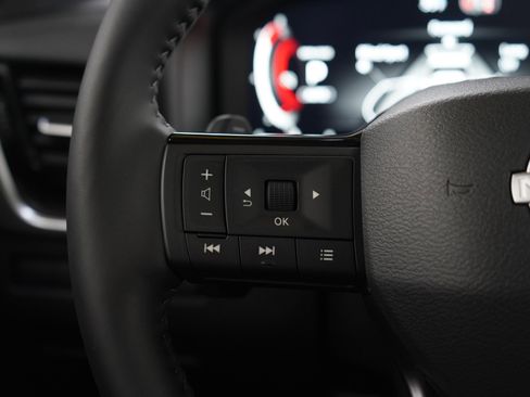 Used 2026 Nissan Rogue Platinum w/ Platinum Premium Package image 27