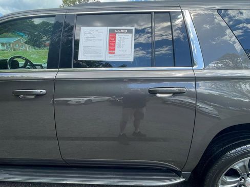 Used 2019 GMC Yukon XL SLT AWD/4WD image 4